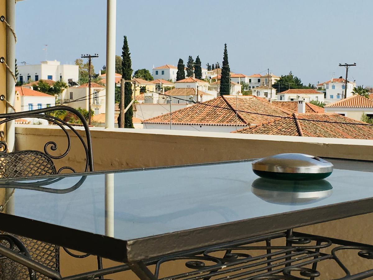 Kamelia Hotel Spetses Town Exterior photo